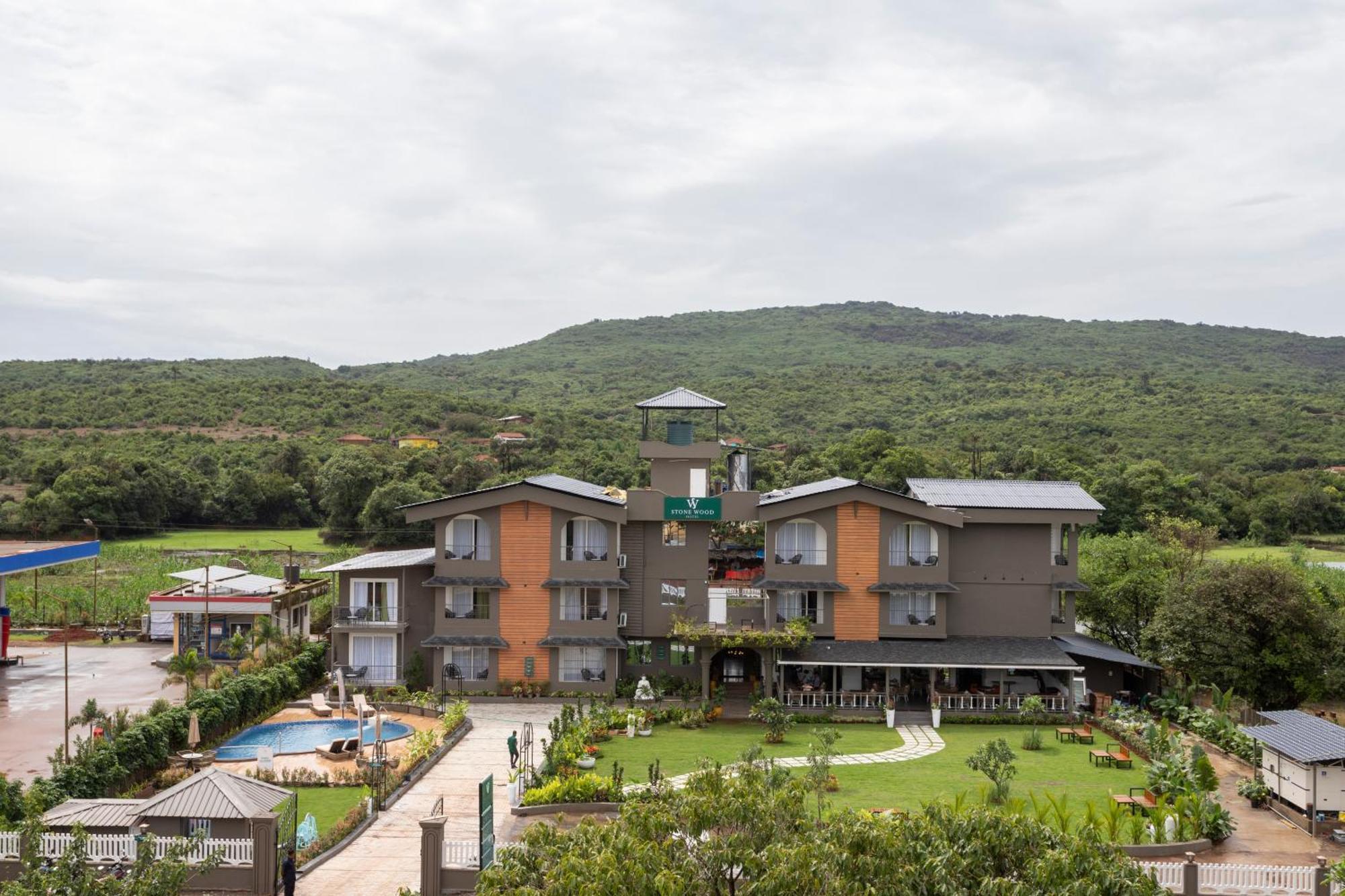 Stone Wood Hotel Amboli Amboli  Exterior foto