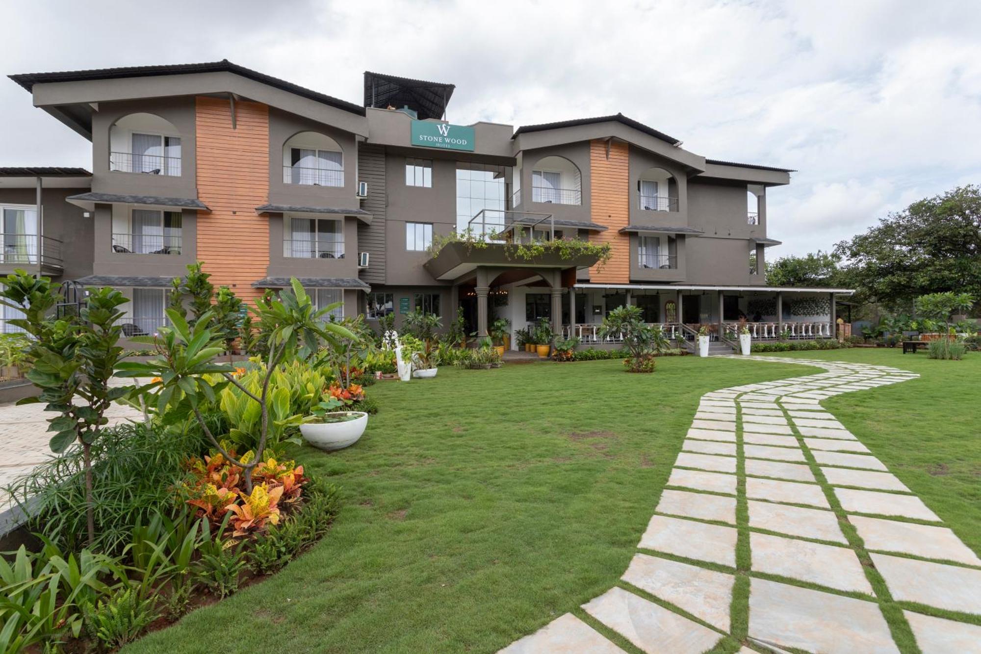 Stone Wood Hotel Amboli Amboli  Exterior foto