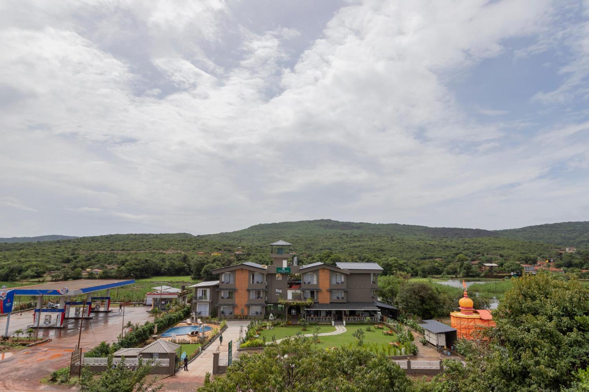 Stone Wood Hotel Amboli Amboli  Exterior foto